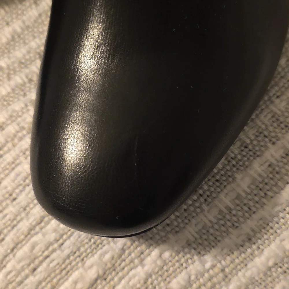 N/A sleek black